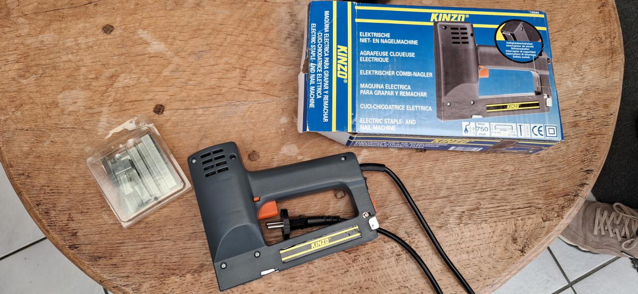 Elektrische niet- en nagelmachine