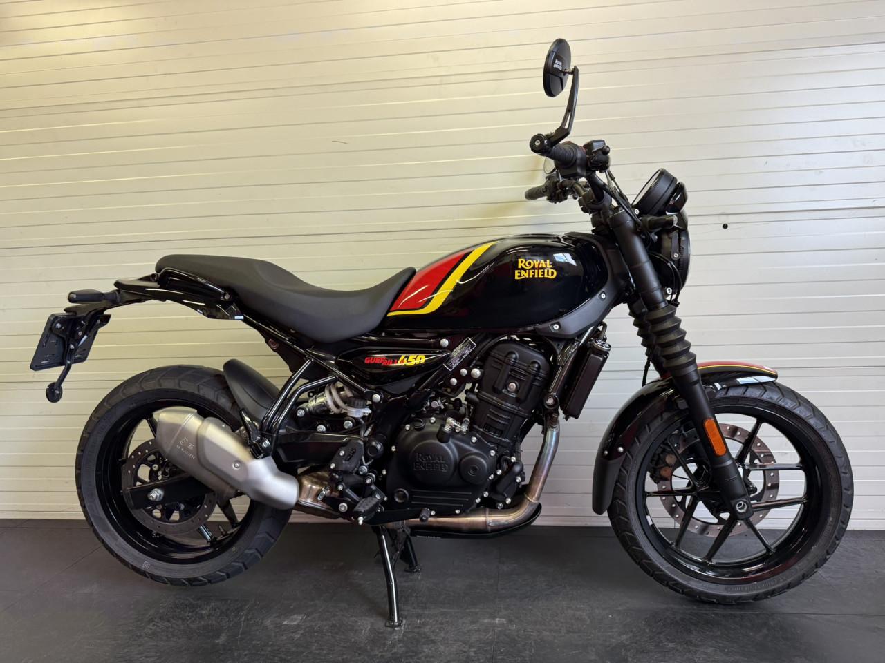 Jonge en gave Royal Enfield Guerrilla 450!