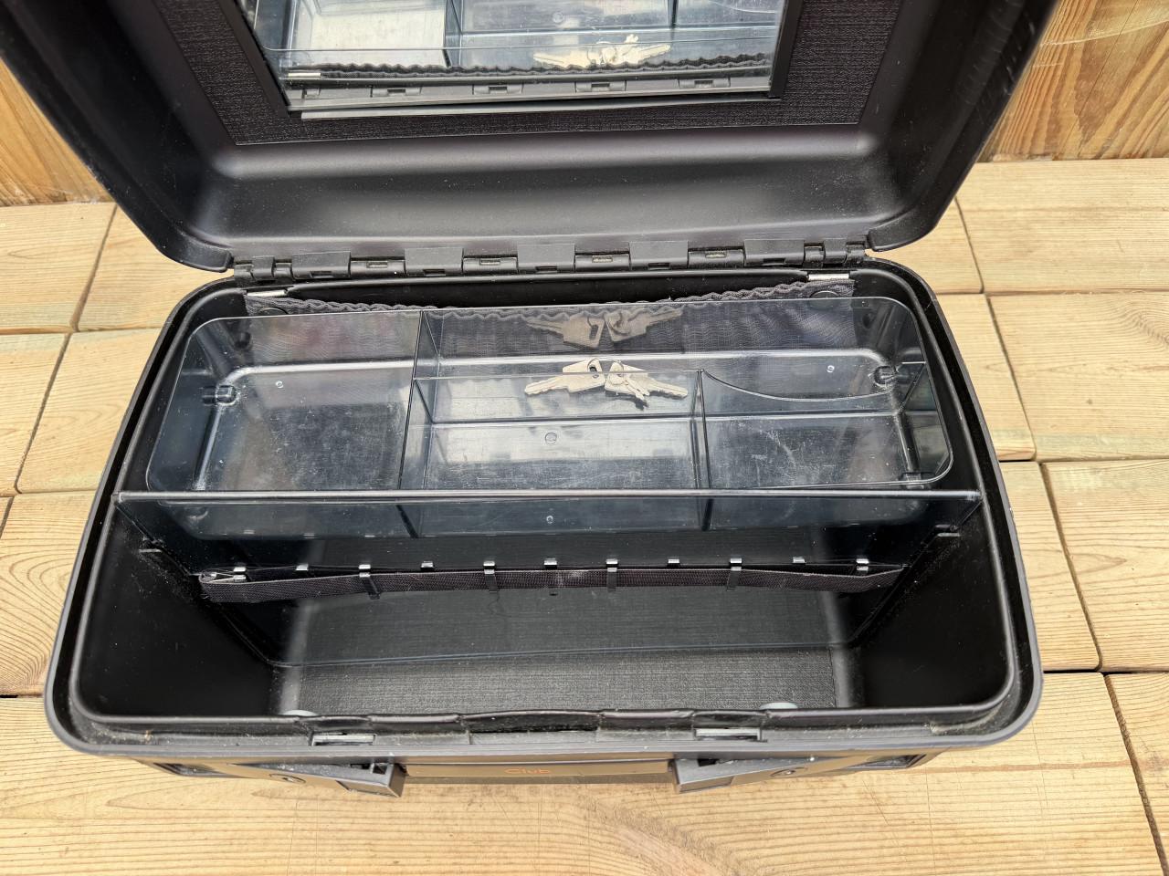 Delsey Club hardcase beautycase zwart met spiegel en slot