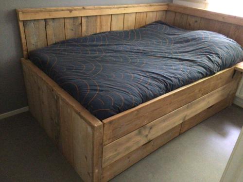 Kajuit bed van steigerhout, 1.20 x 2.00