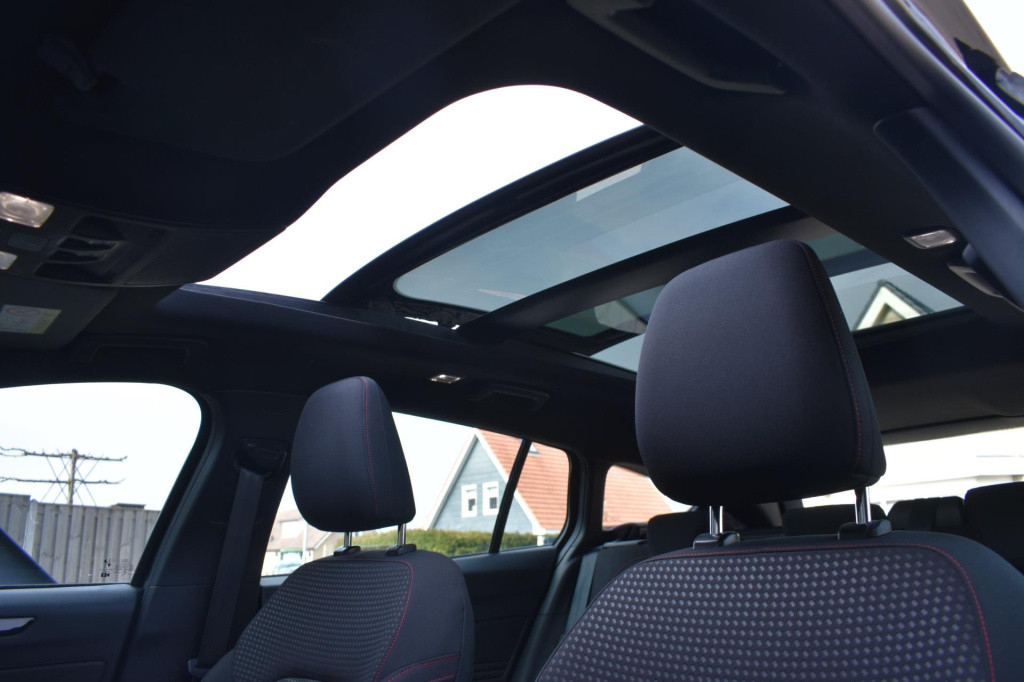 Ford Focus wagon 1.0 ecoboost hybrid st line | panoramadak | apple carplay 