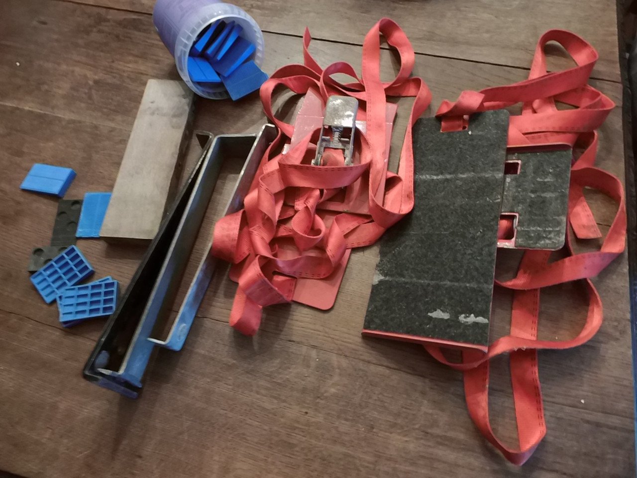 Materialen om een vloer te leggen.