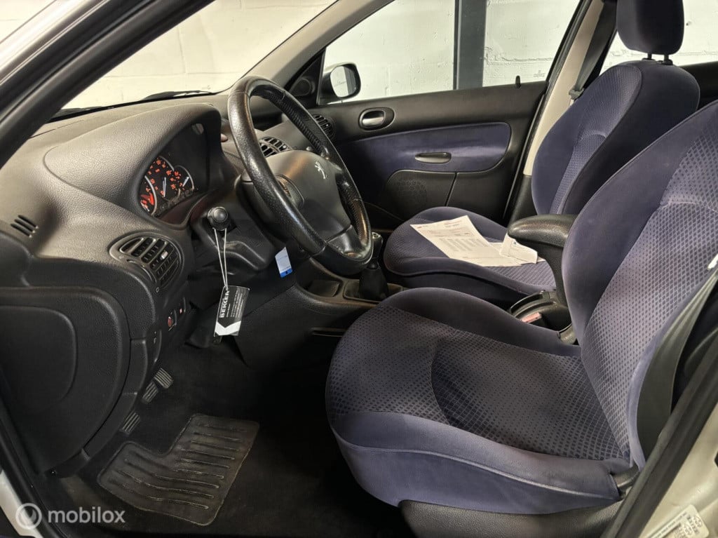 Peugeot 206 1.6-16v roland garros