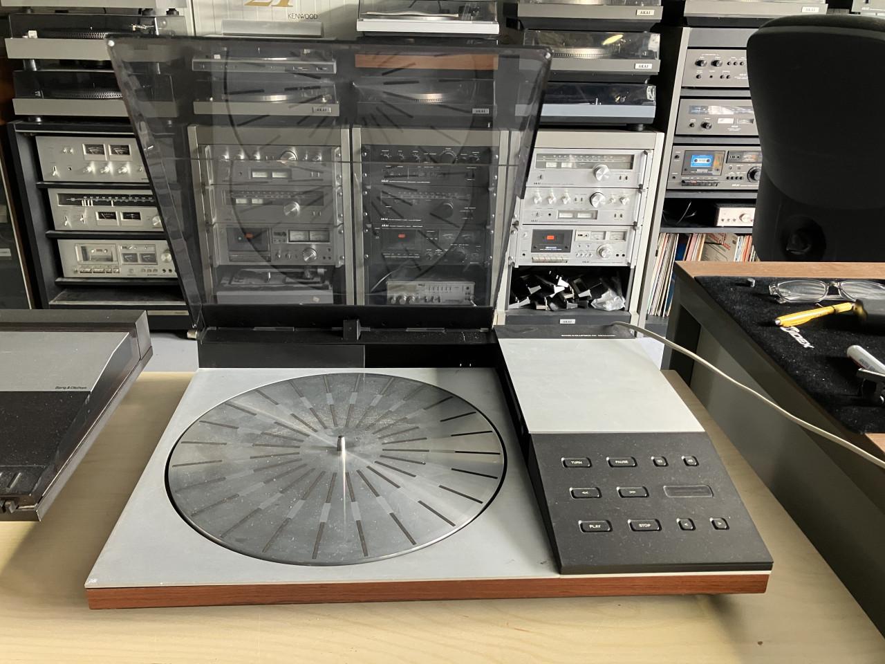 B&O Beogram 6002 tangentiale platenspeler top vintage design