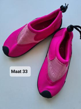 Fuchsia roze waterschoenen  Maat 33