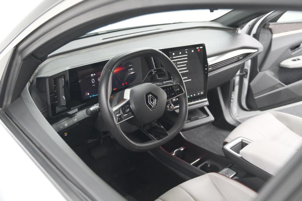 Renault Megane E-tech ev60 optimum charge iconic | 360 camera | harman kard