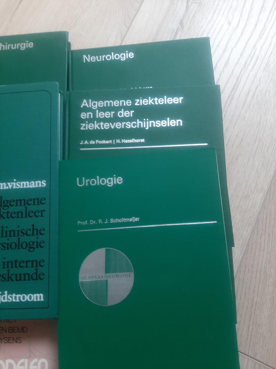 Boeken oud opleiding Verplk A