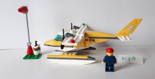 Lego City 3178: watervliegtuig met minifiguur.