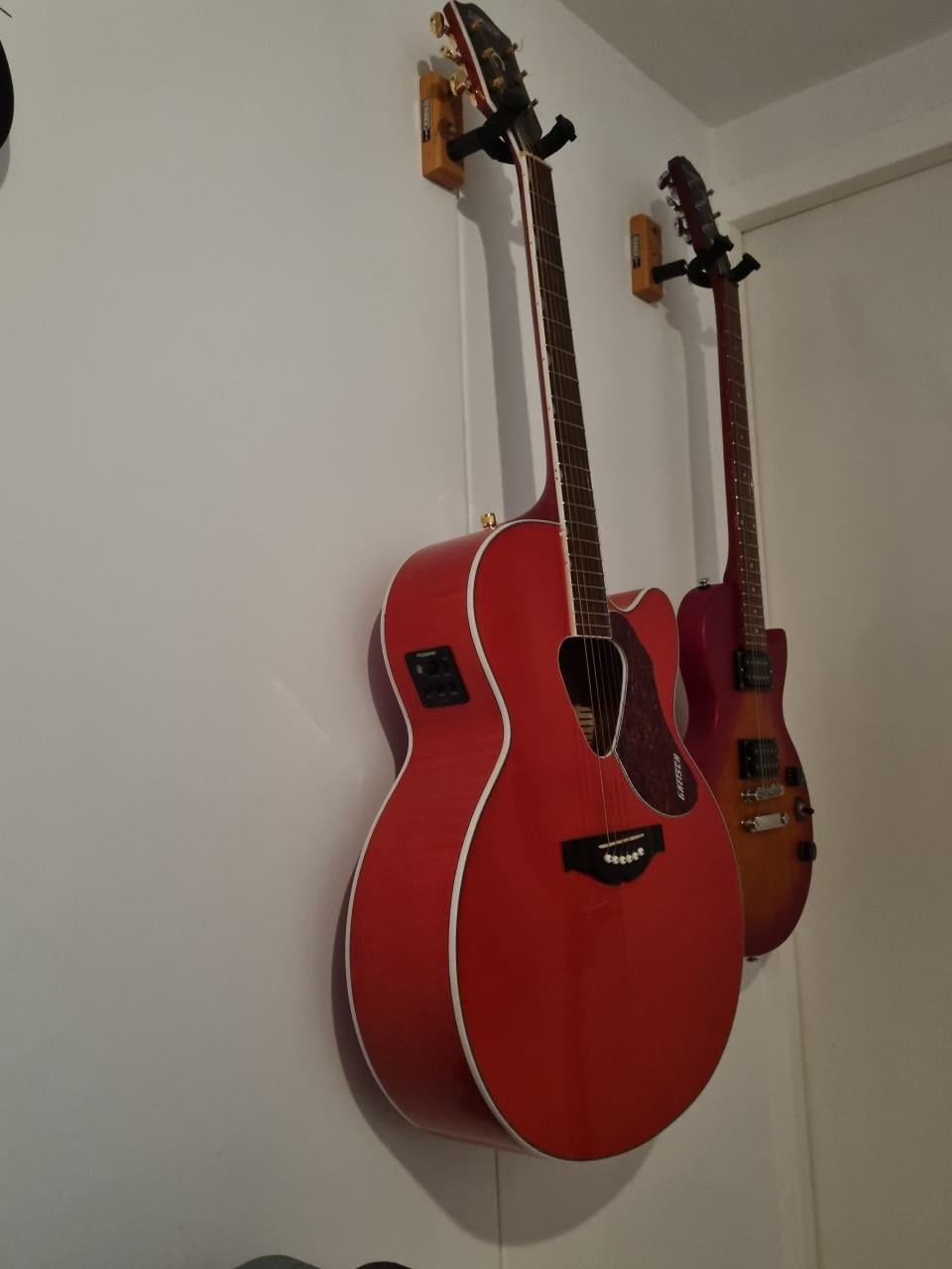 •	Gretsch G5022CE Rancher Jumbo