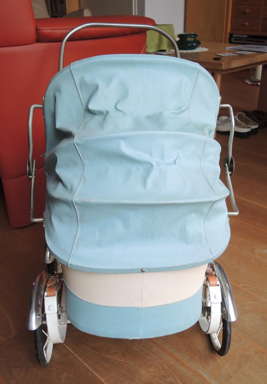 Vintage poppenwagen - merk Zekiwa