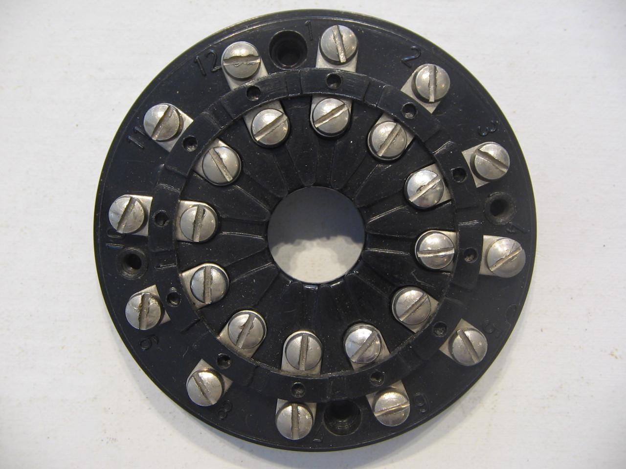 Bakeliete zwakstroom lasdozen.