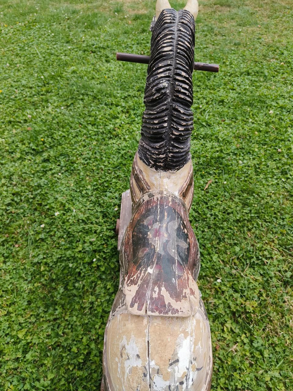 Houten antiek paard
