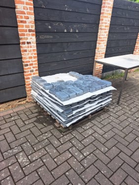 Court stones