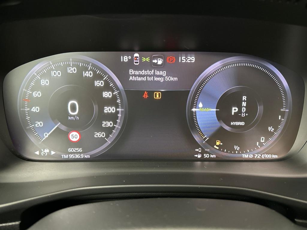 Volvo XC40 t4 211pk recharge r-design| adap.cruise| pano| camera| stoel