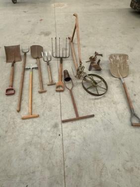 Antiek tuingereedschap