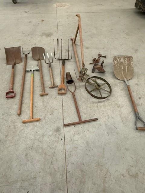 Antiek tuingereedschap