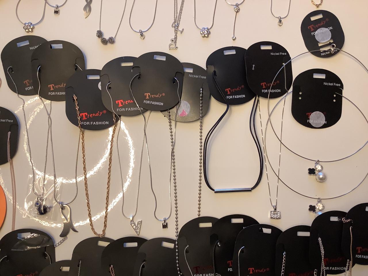 Partij kettingen. ( partij 56)