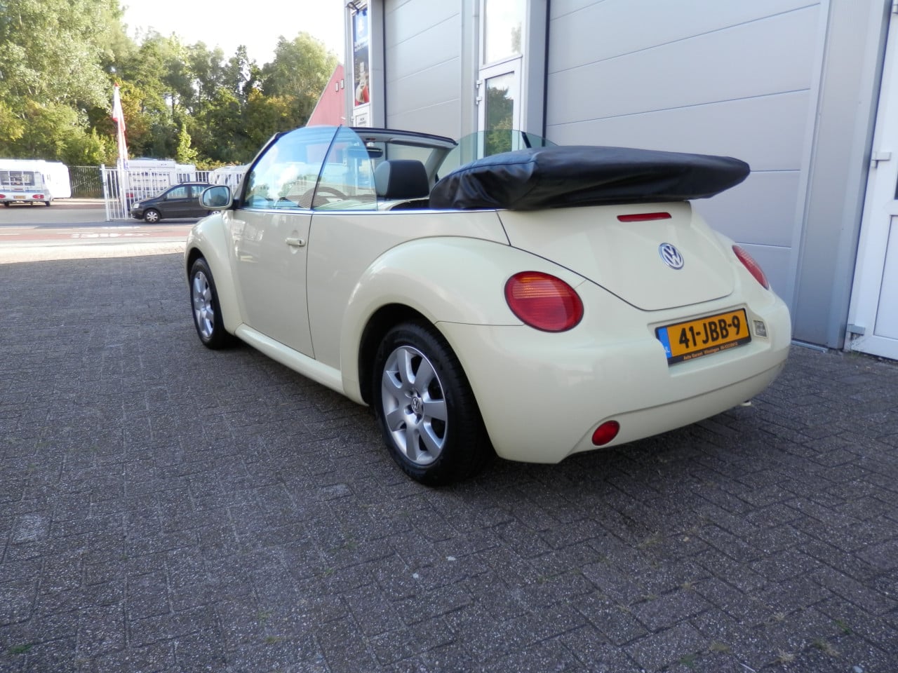 Auto Garant Biedt Aan: Volkswagen Beetle (new) 1.6 Cabrio