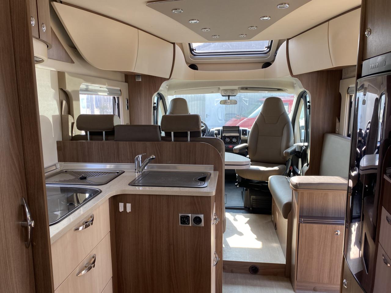 Fiat | Burstner BT 6641 - Half-integraal camper met nieuwe bekleding!