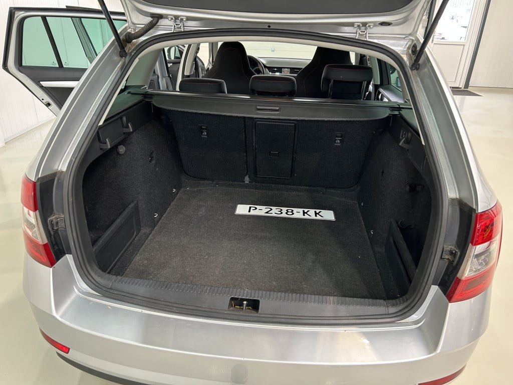 Skoda Octavia combi 1.0 tsi style sportline int.