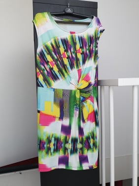 Veel blouses en jurken te koop maat 38-40