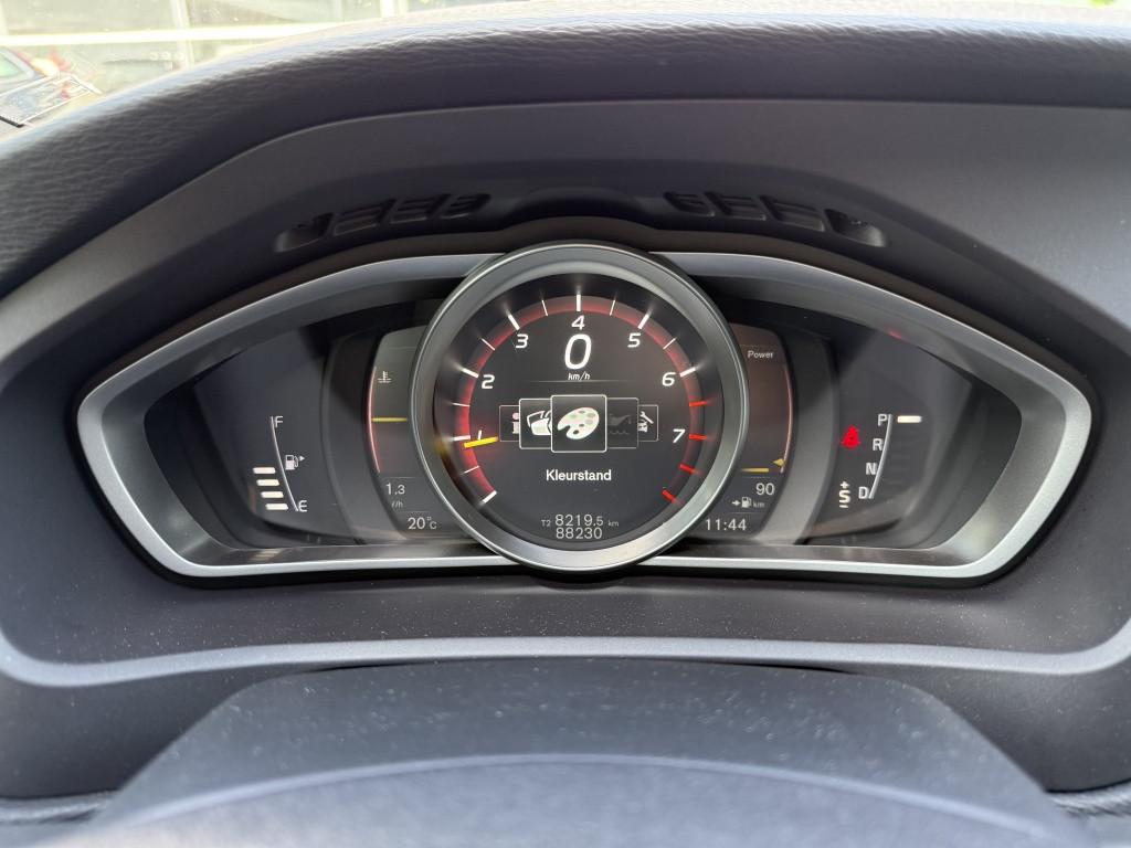 Volvo V40 t3 153pk aut6 polar+ sport| panodak| camera| trekhaak| keyless|