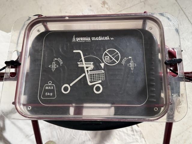 Rolator kleur donker rood.