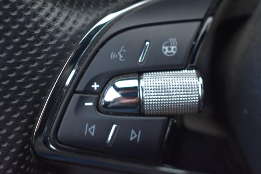 Skoda Karoq 1.5 tsi act sportline | mj21 | trekhaak | camera | virtual | na