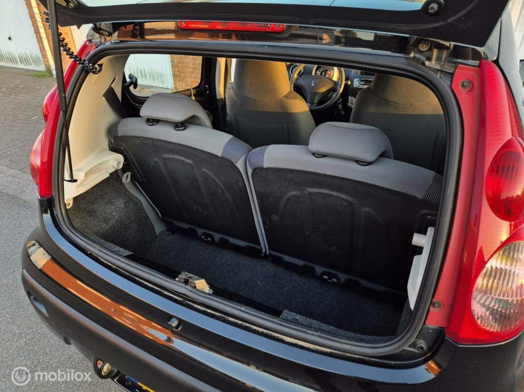 Peugeot 107 1.0-12v / 5-deurs / airco