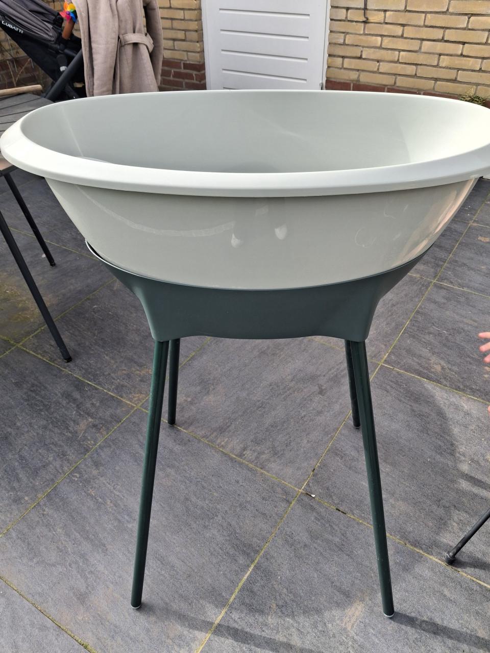 Baby bad met standaard Luma