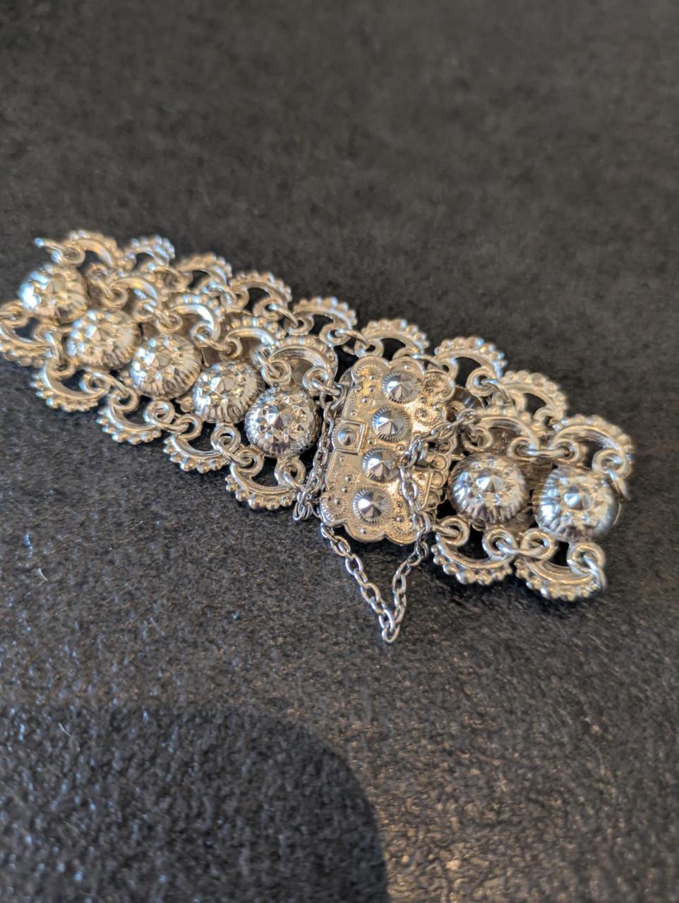 Zeldzame zilveren Zeeuwse boerinnenarmband