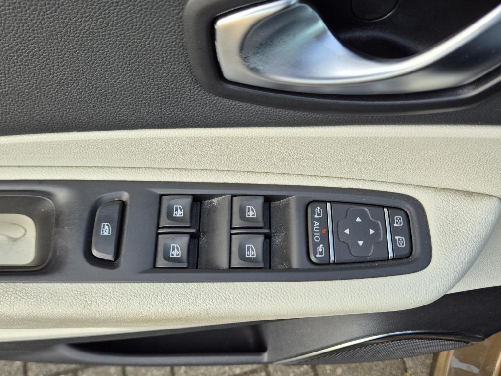 Renault Captur 1.3 tce 150 edc automaat intens panoramadak, navigatie, p-hu