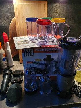 Leuk groot blenderset, HE Foodtwister in werkende en mooie staat...