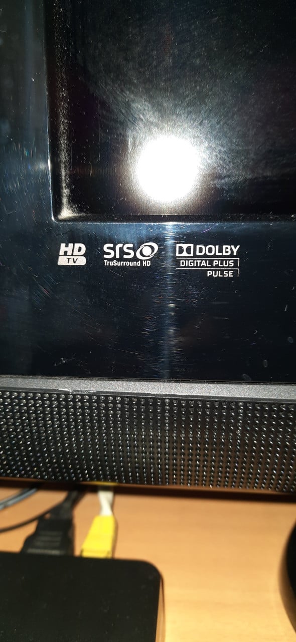 Samsung tv bijna niet gebruikt leuk voor camper of caravan