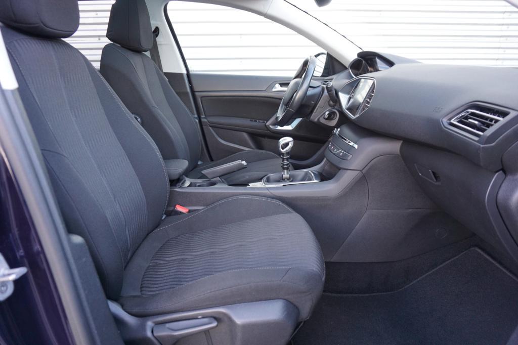 Peugeot 308 sw 1.2 e-thp blue lease executive climate / navi / cruise / pan