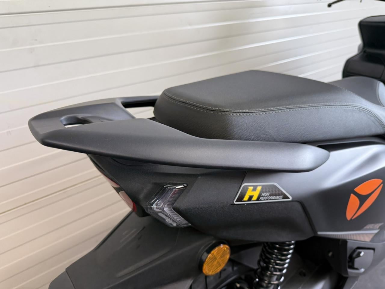 YADEA Velax Elektrische Scooter – Nieuw Model Nu Op Voorraad