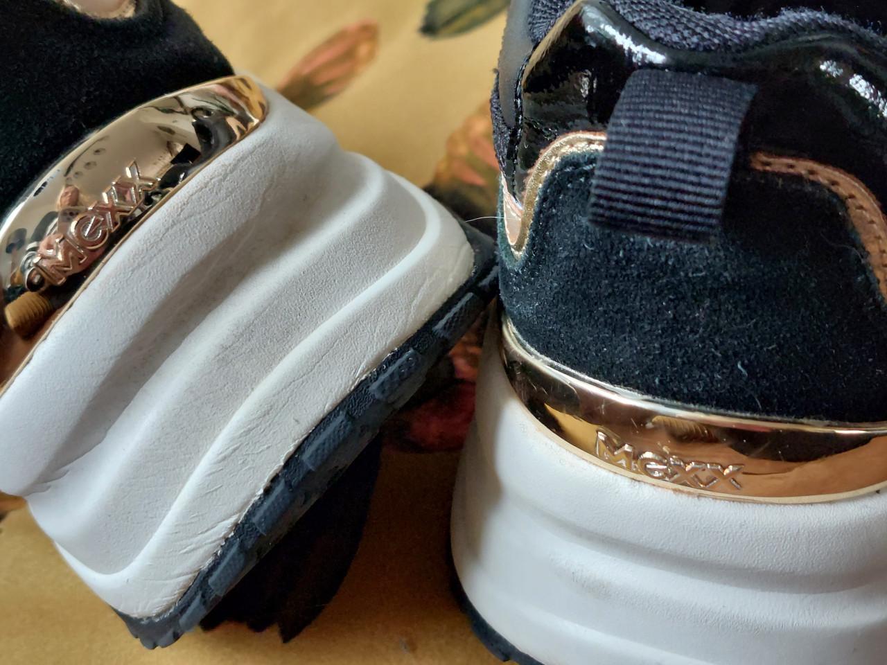 Als nieuwe Mexx damessneakers mt 38 zwart/goud