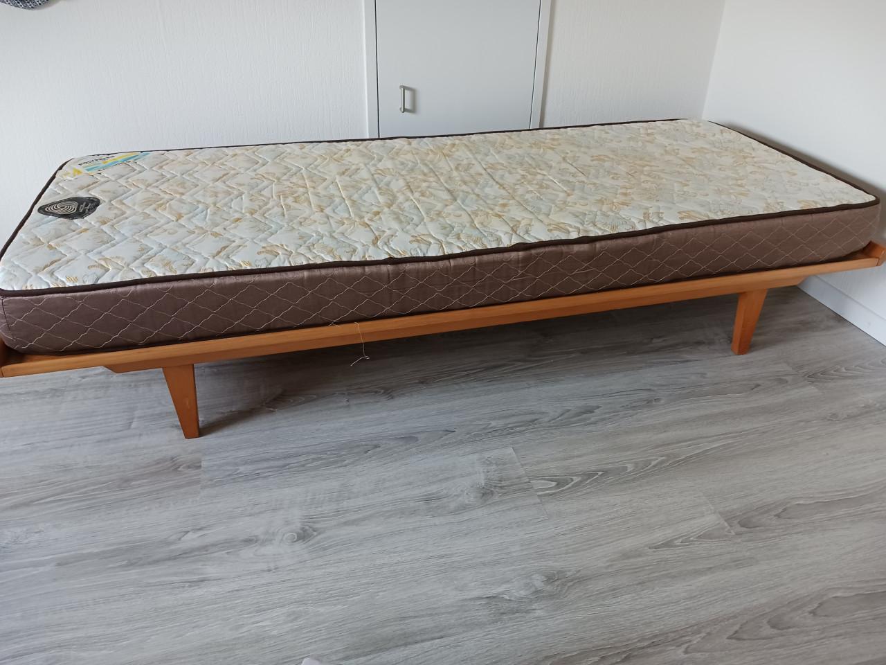 Bed met matras