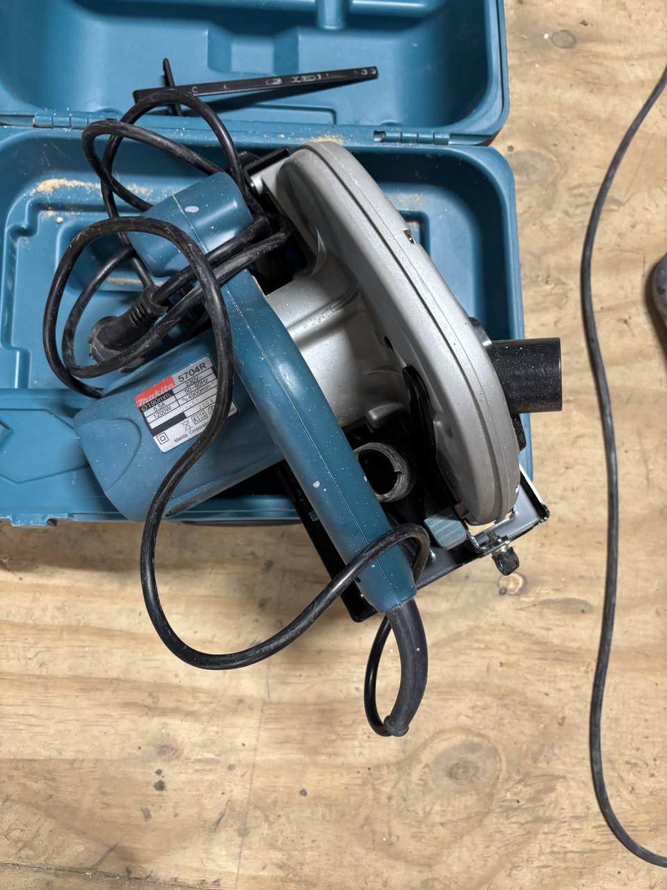 Makita circelzaag 2104R 190 mm