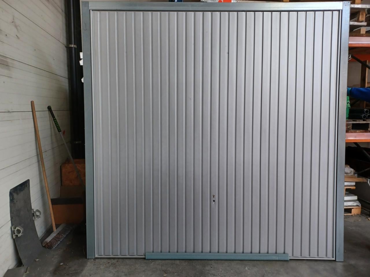Hörmann kanteldeur N80 2500x2500 mm NIEUW met extra laklaag speciale kleur