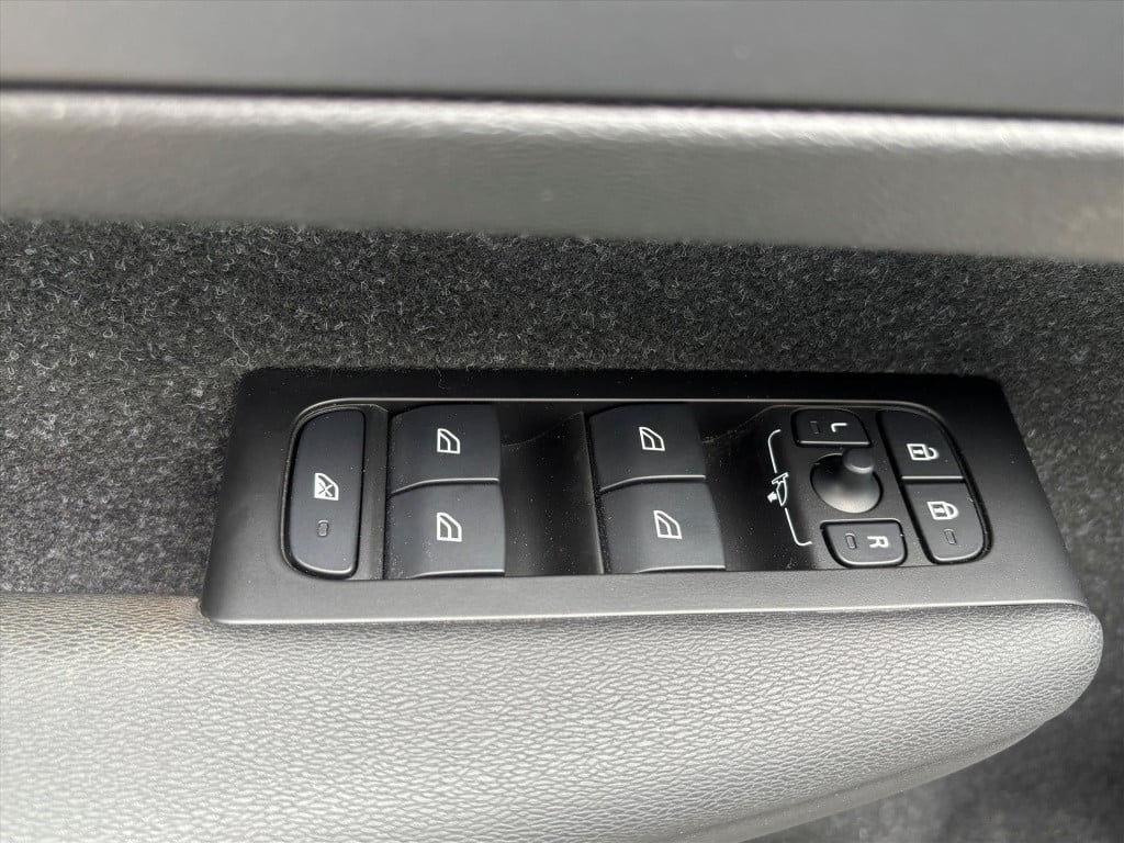 Volvo XC40 1.5 t4 211pk r-design|trekhaak|carplay|navi|21