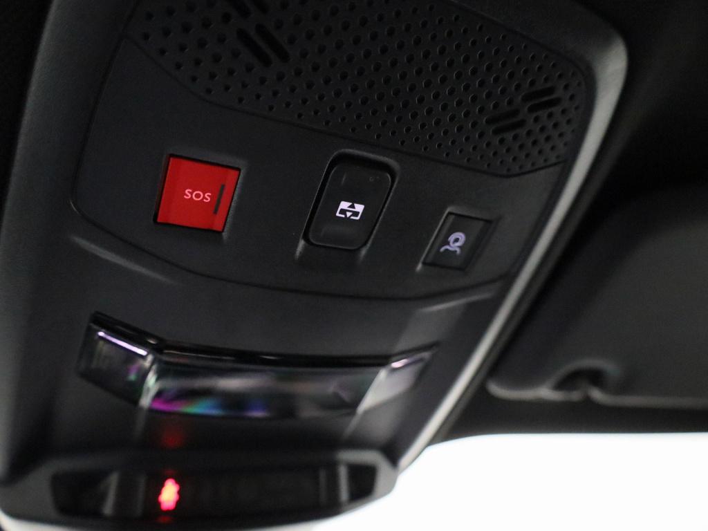 Peugeot 2008 1.2 puretech 130 gt | automaat | virtual cockpit | navigatie |