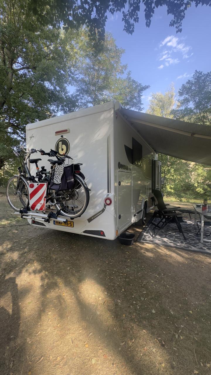 Benimar 496 cocoon met 170pk, automaat, queens bed en 2 pers. hefbed,