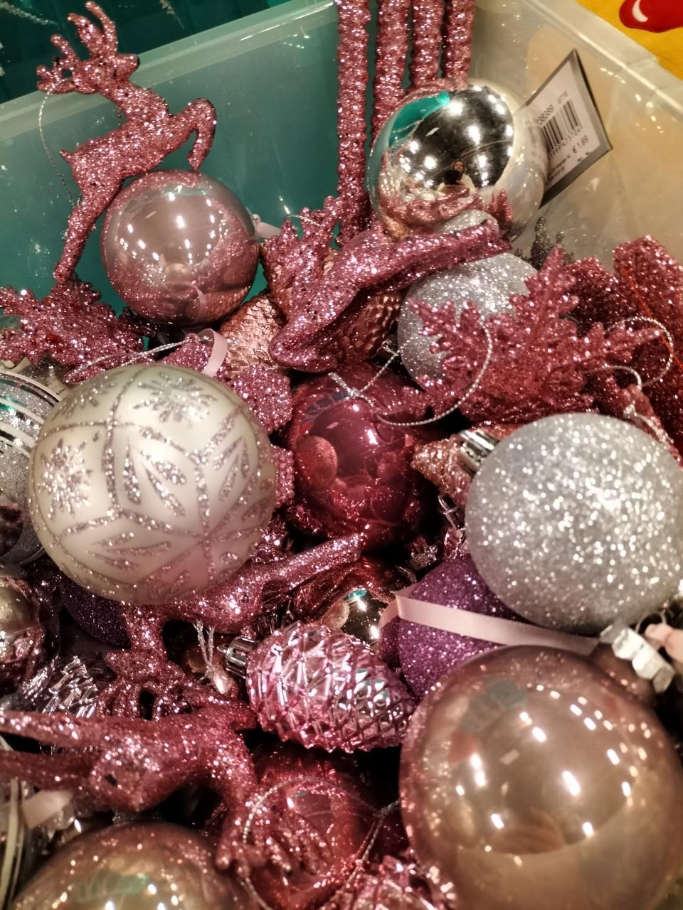 Kerst ballen roze zilver 200+ in box