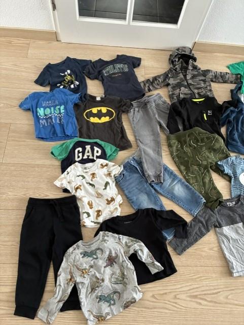Groot pakket jongenskleding maat 92 (o.a. GAP, Primark)