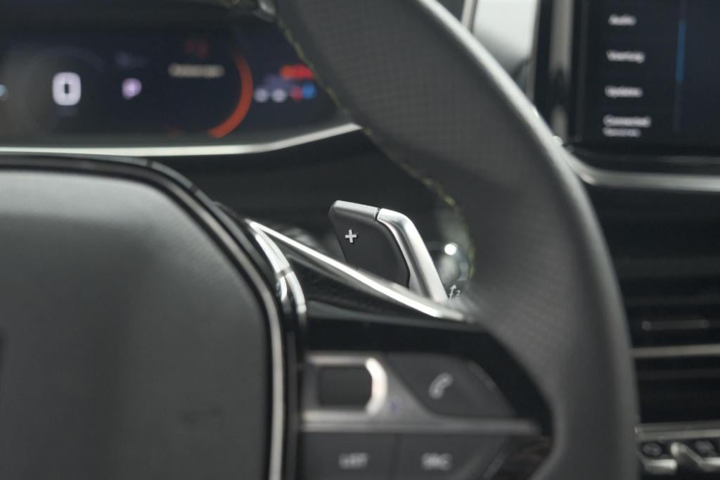 Peugeot 2008 puretech 130 eat8 gt | camera | apple carplay | parkeersensore