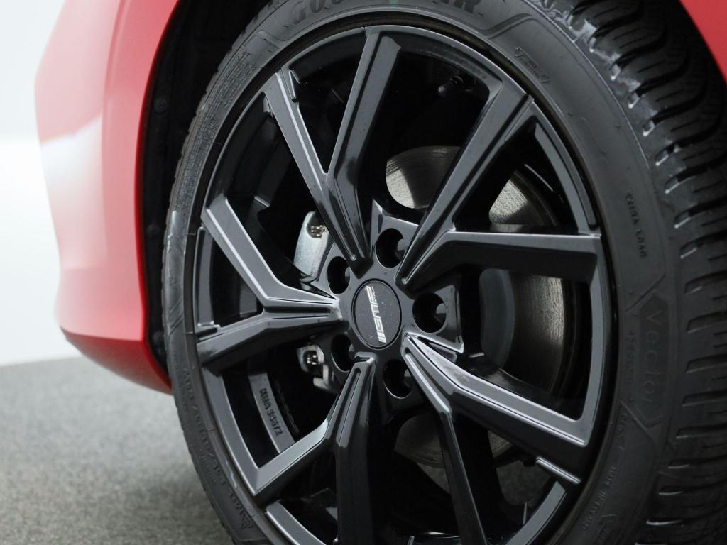 MG Mg3 1.5 hybrid+ luxury 17'' velgen | zwart dak & spiegels | privacy glas