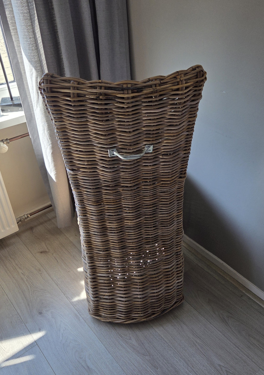 4 mooie rieten eetkamerstoelen