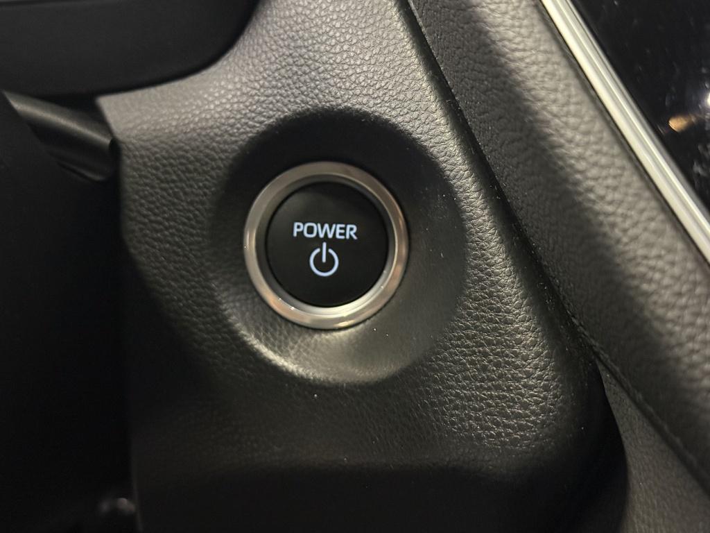 Toyota Corolla Cross 2.0 hp hybrid first ed| adap.cruise| stoel+stuur verw|