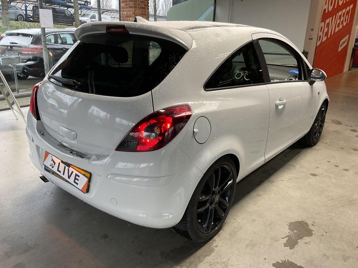 Opel Corsa 1.4 Color Edition